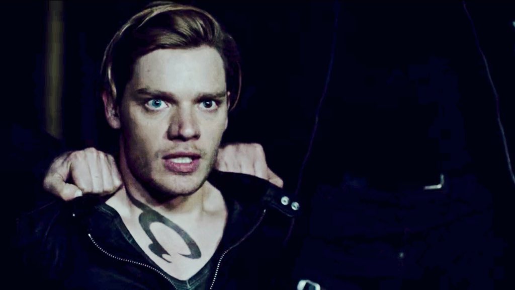 xheavenlyclace's tweet photo. J: „it's gonna be okay.”
C: „how?”
[..]
J: „no!” — #Clace https://t.co/KpVCcq1sIL