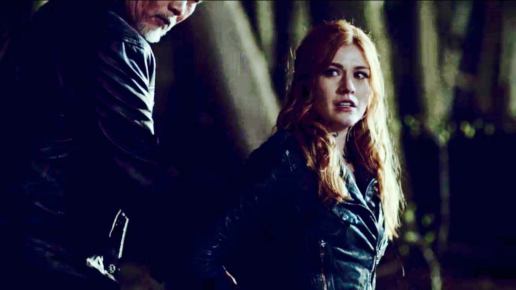 xheavenlyclace's tweet photo. J: „it's gonna be okay.”
C: „how?”
[..]
J: „no!” — #Clace https://t.co/KpVCcq1sIL