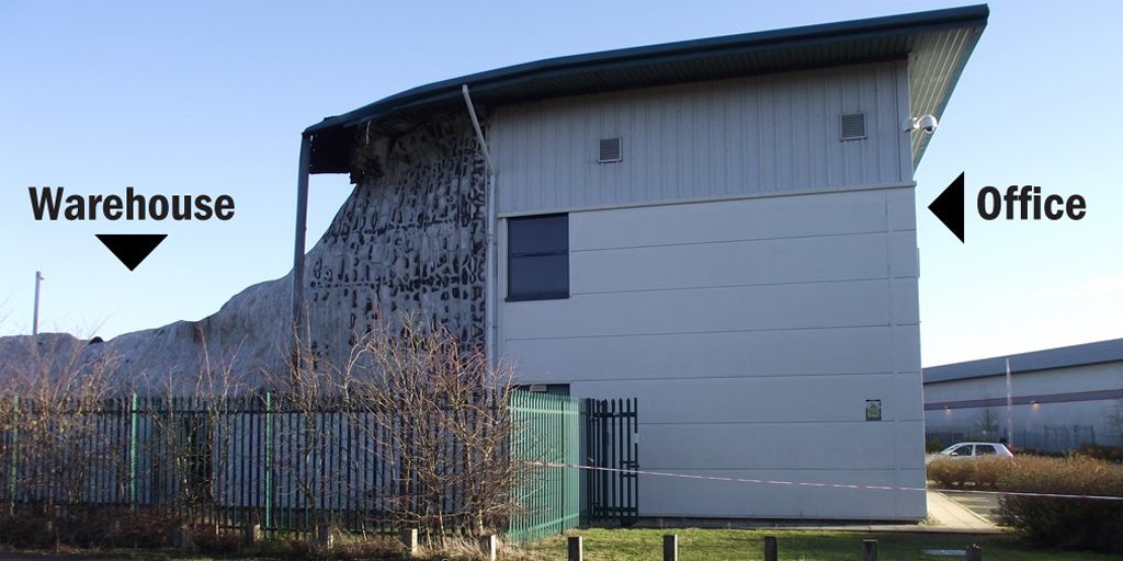 FireDoorAll's tweet image. Here is a really good example of why having fires doors fitted and operating correctly can hep protect you and your business, home or residents. With thanks to @Bucksfire for these images from 2014 #firedoors #firedoorsafetyweek