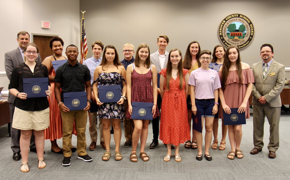 HanoverSchools's tweet image. SCHOOL BOARD RECOGNITION! Students attend Governor’s Schools in search of knowledge &amp;amp; eager to accept the challenge of acquiring advanced skills. The VA Governor’s School Program is a special experience, creating a community of learners who demonstrate talents in diverse ways.