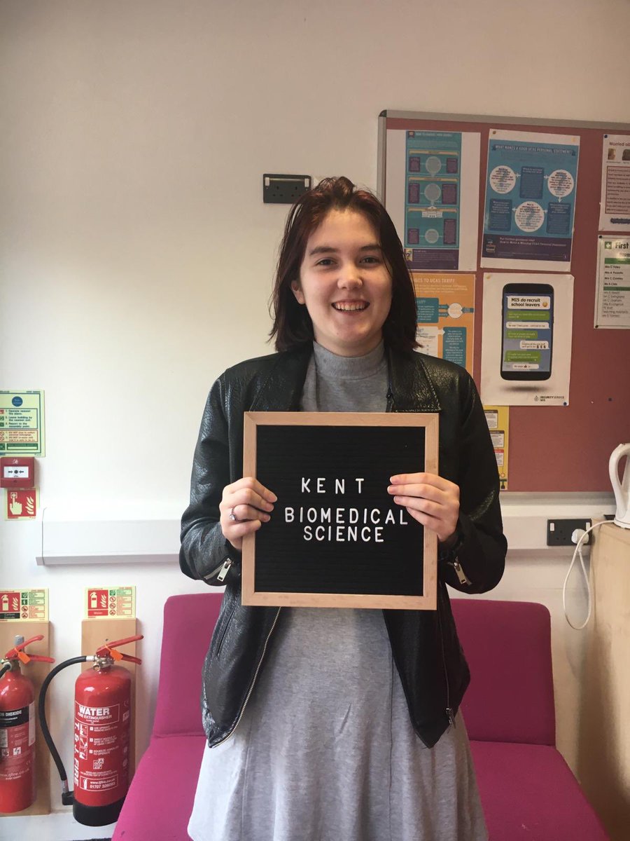 StAnnes_N13's tweet photo. Well Done to our Year 13 students collecting their A Level &amp; BTEC Results today!! Off to Uni you go 🎉🎉 #ALevelResults #StAGirls https://t.co/7ZwwblIdJC