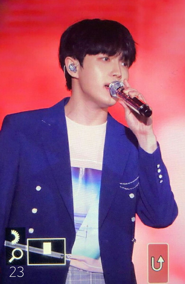 saranhe0807's tweet photo. 190815 케이월드페스타

손 너무 예쁜거 아니냐고ㅠㅠ😭

#김재환 #재환 #KIMJAEHWAN  #jaehwan #キムジェファン #金在奐 #แจฮวาน https://t.co/xEaNIuAnR7