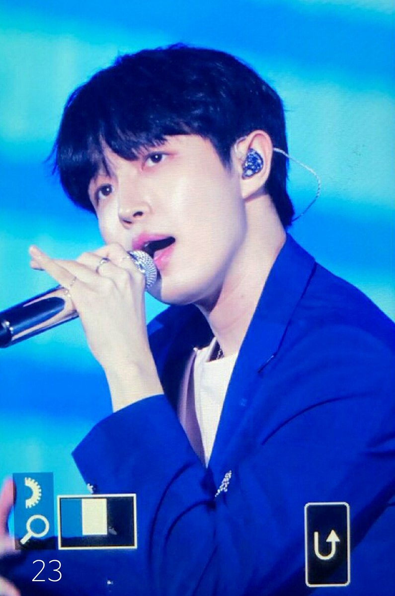 saranhe0807's tweet photo. 190815 케이월드페스타

손 너무 예쁜거 아니냐고ㅠㅠ😭

#김재환 #재환 #KIMJAEHWAN  #jaehwan #キムジェファン #金在奐 #แจฮวาน https://t.co/xEaNIuAnR7