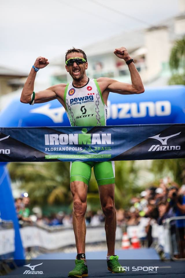 BinkMarino's tweet image. Ironman Brazil (Florianopolis) 2015, a lot of changes during that race, certainly not the favorite for this race but won it anyway, Ironman win nr. 12.
#binksbase @ironmanbrazil