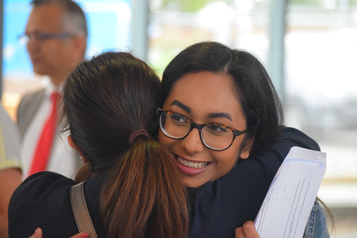 BedfordModern's tweet photo. BMS students have once again achieved outstanding A Level results. An impressive 18% of the grades received were A*, the highest for five years, and a fantastic 50% were A*-A and 94% were graded A*-C. Read more: https://t.co/h3v5c55hvr #alevelresults2019 #alevels2019 #proud https://t.co/1ukJYRoKOA