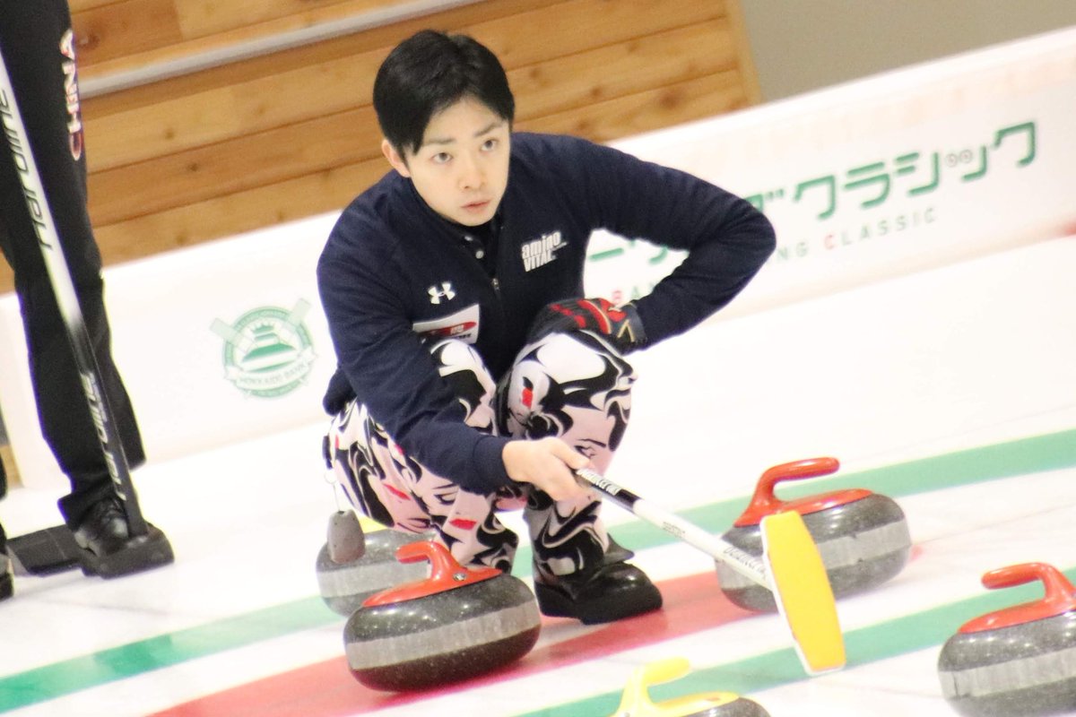 gan00086's tweet photo. 頭脳明晰スキップ!!
@osoba_mogmog さん
日本選手権のリベンジですぜぇ
写真下手やけど
心の中で「okaso.さぁーーーん」
って叫びながら撮ったよぉ
#神田順平
#TeamKanda
#ICE
#どうぎんカーリングクラシック https://t.co/5gddQ2zPD6