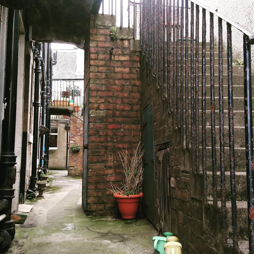 bellsgalleries's tweet photo. Just restocked @alliumqueensferry and totally love the architectural mix. Every time I go there're new reveals - stone, brick, iron, concrete.. all brought together through the centuries.
#readingbuildings
#architectural
#whodunnit
#unpicking
#historical
#clues
#southqueensferry https://t.co/hCy38qpZhi