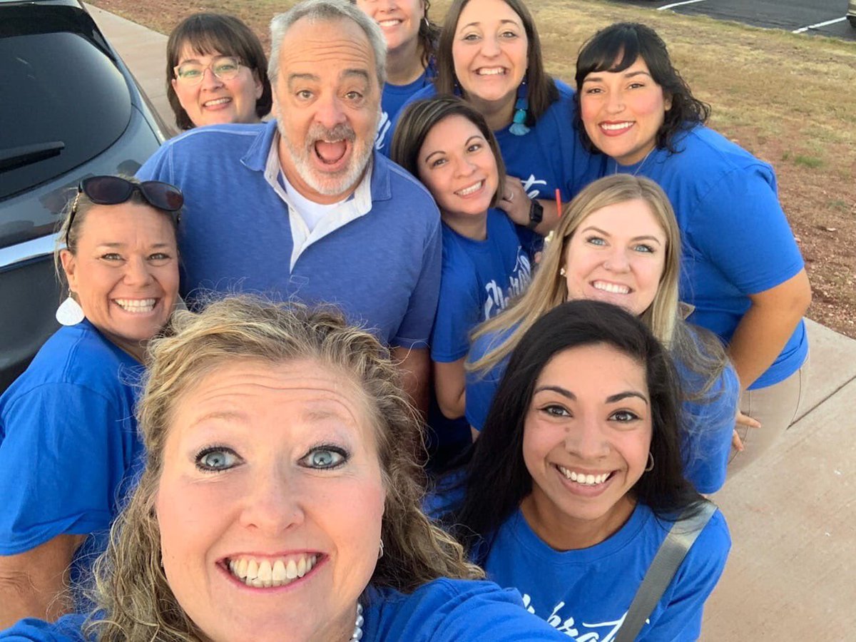 geraldinecwills's tweet photo. Carpool is the best umkay ๐คฃ @gerrybrooksprin knows to wear Ortiz blue and white, just saying ๐๐ฝ#aisdcarpool #celebrateaisd https://t.co/yxUEeQBCCW