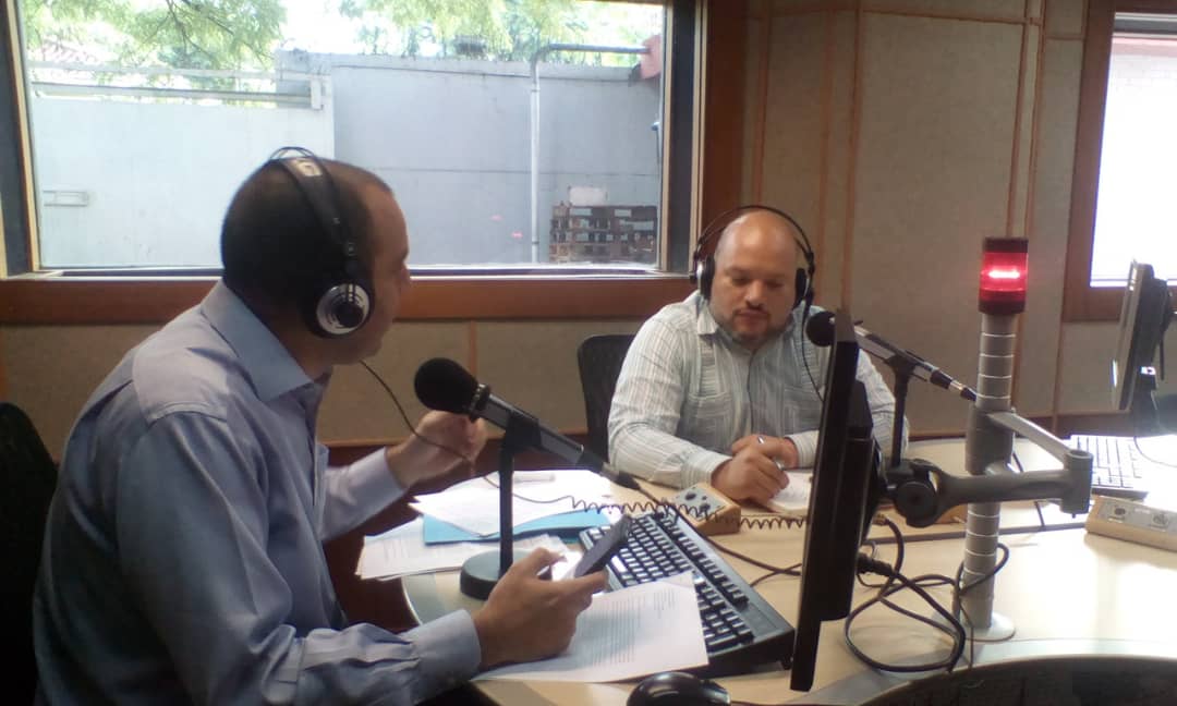 RNVinformativa's tweet photo. #AlAire |  Programa Derechos Humanos en Revolución conducido por @LarryDevoe "En EEUU los niños y las niñas pueden ser condenados a cadena perpetua ... El número de personas sin hogar alcanza hasta los 3,5 millones, que viven en la calle" https://t.co/4ovMGPRZ5O