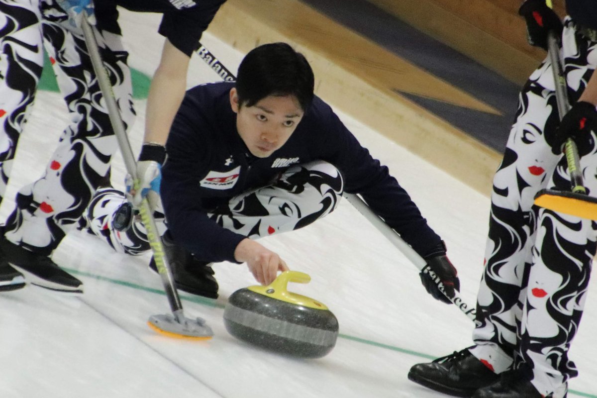 gan00086's tweet photo. 頭脳明晰スキップ!!
@osoba_mogmog さん
日本選手権のリベンジですぜぇ
写真下手やけど
心の中で「okaso.さぁーーーん」
って叫びながら撮ったよぉ
#神田順平
#TeamKanda
#ICE
#どうぎんカーリングクラシック https://t.co/5gddQ2zPD6