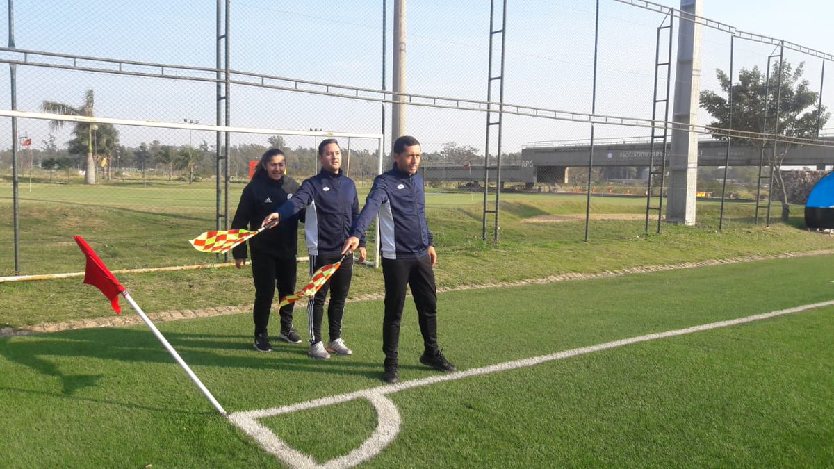 APFOficial's tweet photo. Los #ÁrbitrosAPF realizan los últimos trabajos en el @coparaguay, de cara al inicio de la Fecha 6 del Torneo #ClausuraAPF2019. https://t.co/fURExzhAQ5