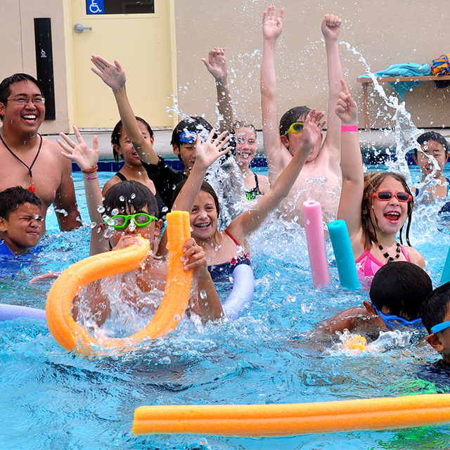RecParkSF's tweet photo. Need to beat the heat? We have you covered! Come take one last dip before school starts, as we invite you to enjoy summer in the city, w/ FREE swimming at 7 of our pools today, 8/15! For the list of pools &amp; open swim times this afternoon, click here: https://t.co/y8q02VTJIa https://t.co/wNLtkXYTRt