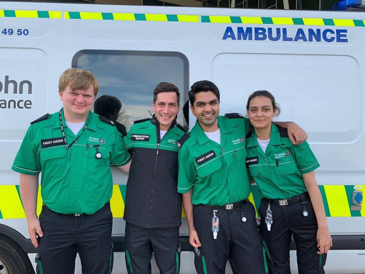 SJA_Students's tweet photo. We have yet more dedicated volunteers at our First Aid Societies @warwickfirstaid, @UOLFASociety, @CovLINKS and @winchesterlinks - they’re all a great bunch and would be very pleased to meet you! 💚🎉 #SJAStudents https://t.co/LTRo6k5XNr