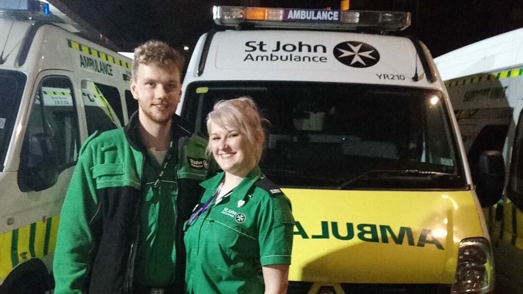 SJA_Students's tweet photo. We have yet more dedicated volunteers at our First Aid Societies @warwickfirstaid, @UOLFASociety, @CovLINKS and @winchesterlinks - they’re all a great bunch and would be very pleased to meet you! 💚🎉 #SJAStudents https://t.co/LTRo6k5XNr
