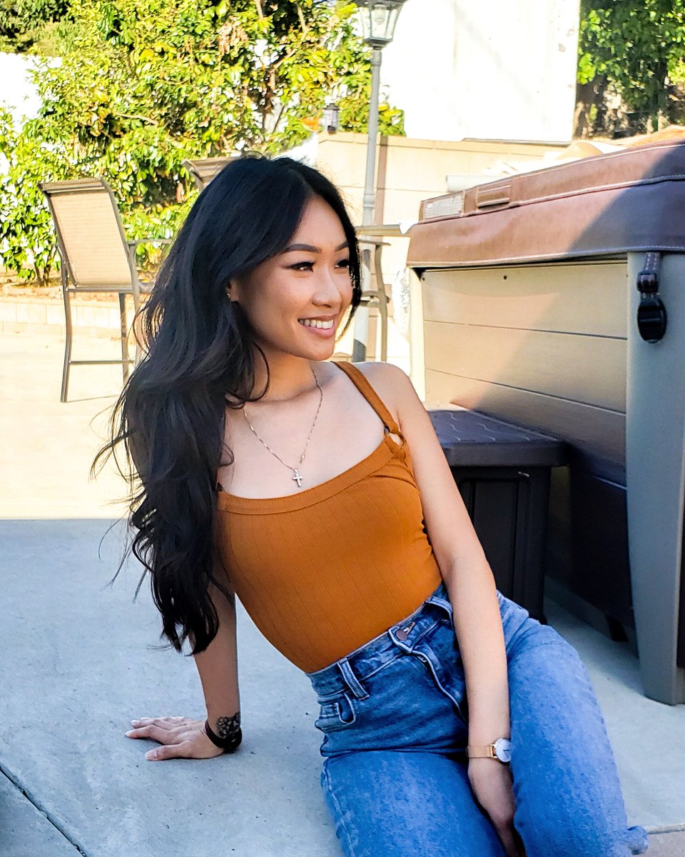 ImElizabethTran's tweet photo. I think it's funny when people get upset that you don't take their advice when all you wanted to do was vent LULZ.
@revolve @privacypls #revolve #privacyplease #privacypls https://t.co/hubDUijVA6