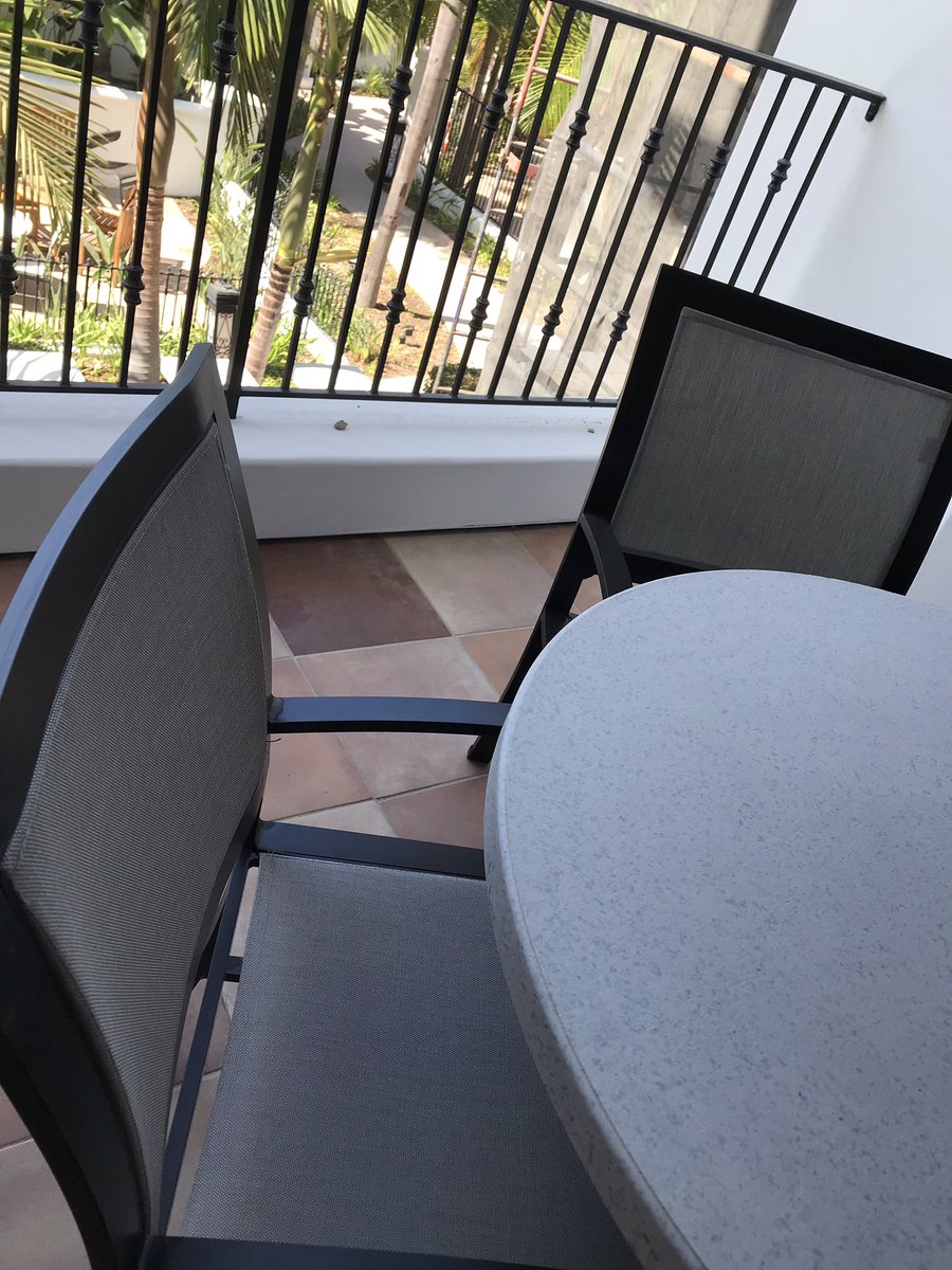 ScottEmpringham's tweet image. Looking for a relaxing spa vacation? Skip the @OmniHotels #LaCosta in San Diego.  Lol Hammering, banging wakeup call starts at 7:00 AM. No return call from front desk. Dust on EVERYTHING. :(. Bummer