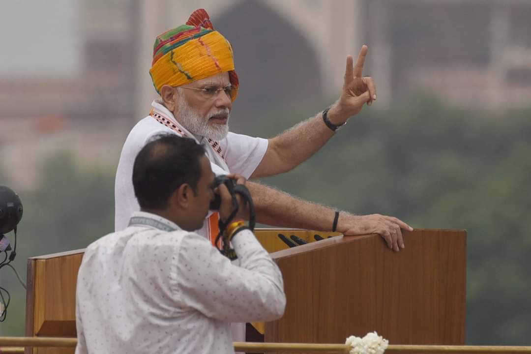 Vikas_H_Jha's tweet image. कहाँ राजा भोज और कहां गंगू तेली , मैं तो फकीर आदमी हूं जी 
#ModiLiesAtRedFort