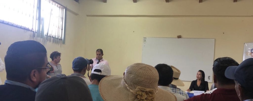 Asociación Agropecuaria Ciudad de Macará, participando de la mesa de diálogo con el Subsecretario de Comercialización, dando a conocer la problemática que atraviesa los arroceros de Macará y Zapotillo