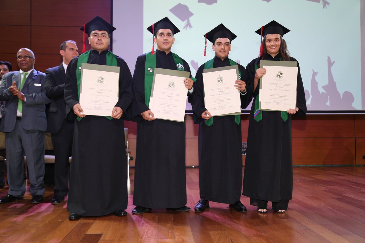 Unidades_UTS's tweet photo. #GradosUTS Bucaramanga (Ceremonia X - 15 agosto 2019) 🎓📜
El rector UTS @olengerke graduó a 103 estudiantes que culminaron con éxito su formación profesional y tecnológica en varios programas académicos.
#SoyUteísta ✅ https://t.co/QwzGQQ1ddh