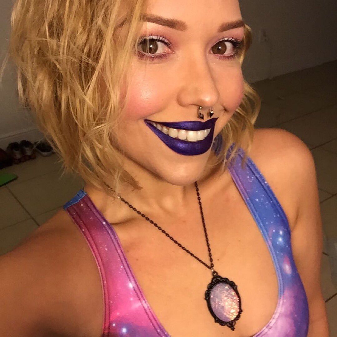PrincessFluzz's tweet photo. Happy Thursday! 😈💕 #happy #friday #night #beautiful #miami #mua #motd #sugarpill #nyx #occ #technopagan #liptar #glitter #makeup #lover #worship13 #pendant #blackmilkclothing #bmc #nylon #life #sharkie #ootd #happynerdlady #pink https://t.co/wTWoWNgAoY