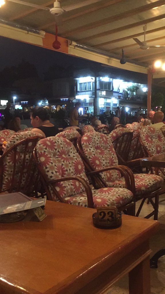 georgiopoulis's tweet photo. #sunlightcafe georgiopoulis square #Crete https://t.co/yDWcioKvlE