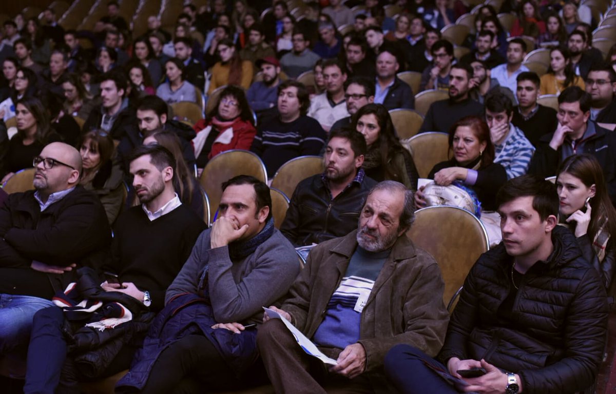 cacearg's tweet photo. "Llegamos a entender que el centro es el usuario y esto implica un enorme desafío ¿qué necesitamos?
-Marketing de precisión
-Automatización de procesos
-Ofertas en tiempo real" @AndresZaied  #eGO #BahiaBlanca https://t.co/tLfJrIo0iE