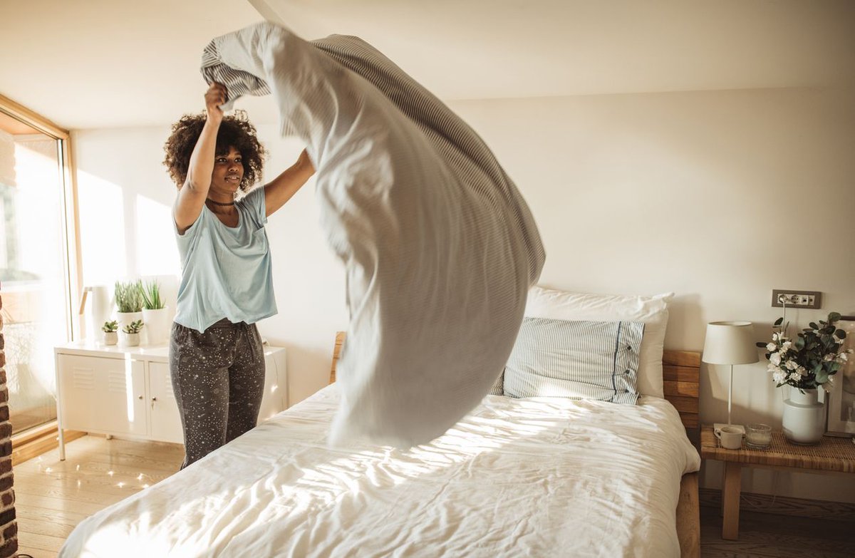 elmundotoday's tweet photo. Logra que su hija haga la cama cada día haciéndole creer que es un nuevo reto viral: https://t.co/bU9eNd6zY5 https://t.co/qM7j5d2y4e