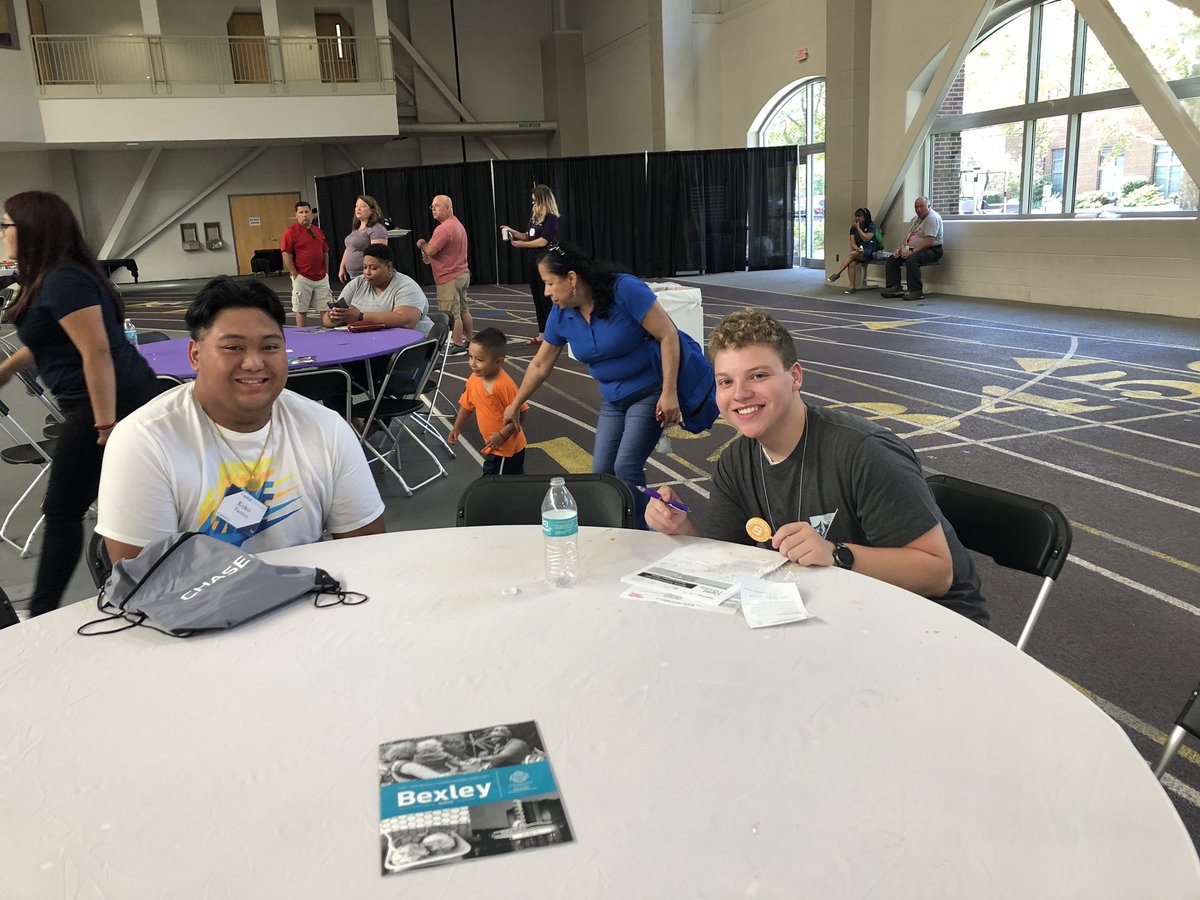 CapitalSCE's tweet photo. Commuters taking part in early Welcome Weekend activities! Great to see them and everyone else having fun! #CapWW19 https://t.co/uY4GZwVJXh