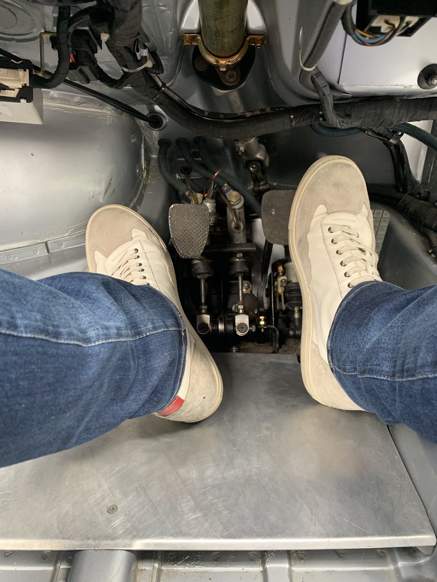 MrJWW's tweet photo. In today’s video, I drive one of the rarest Porsche’s ever made - in the form of a 964 Carrera 4 Lightweight... 1of 20 cars made. I don’t know how life turned out this way, but it’s pretty awesome &amp; I’m happy to be able to share these moments right here: https://t.co/6LgB9bzUg6 https://t.co/IYUuuNiXNb