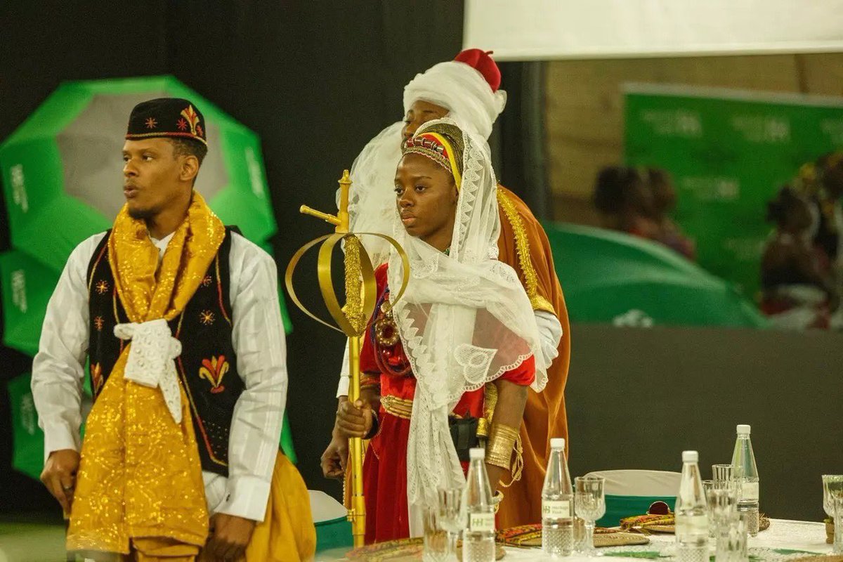 heritagebankplc's tweet photo. Highlights from the Reception in honour of the Tor Tiv in the @BBNaija House.
One thing was clear from this week's #HeritageBankTask - we have a rich heritage and culture which needs to be celebrated.
What aspects of your culture do you love the most? #HeritageBank #BBNaija https://t.co/fBH5wKVZX7