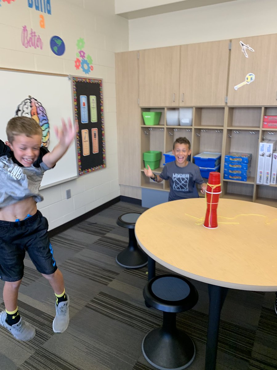 mrsBarnesSTEM's tweet photo. That moment you complete a STEM challenge with team work! The first day of school is full of fun and celebration! https://t.co/dsD36QQ1O4