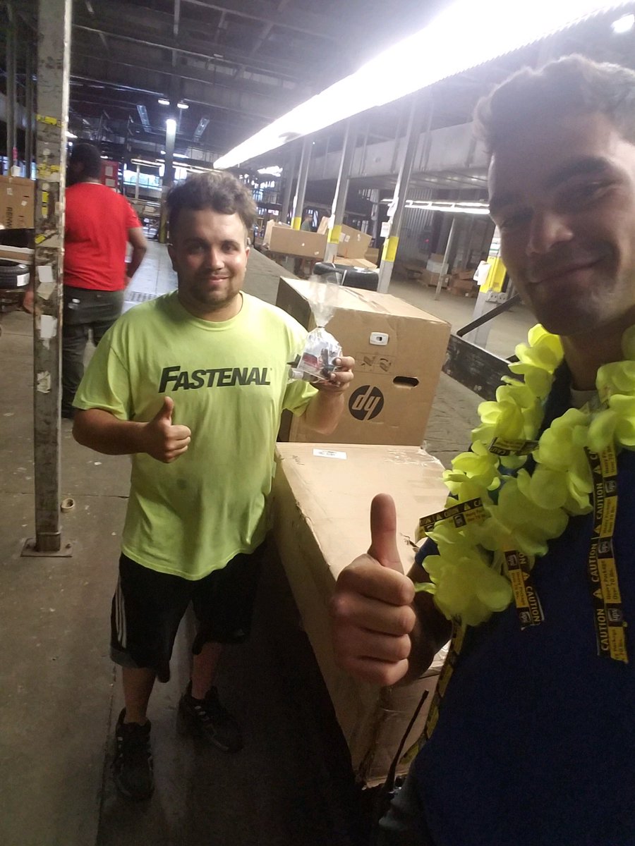 Recognizing proper lift lower techniques #NED #liftlower #recognizeandrepeat <a href="/safetyfirstNED/">Northeast District Safety</a> <a href="/jenkowalik_/">Jennifer Kowalik</a> @KurtMarxSafety