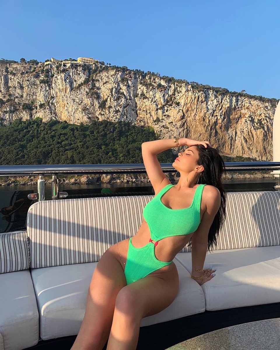 KylieJenner's tweet photo. Wanderlust 🌏 https://t.co/2S0TabvSM8