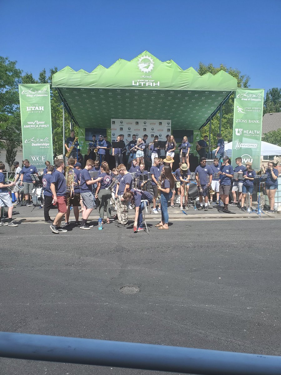 DavisMoves's tweet image. Wildcats prepare to play at the Tour of Utah Stage 3 @DavisSchools @teachindavis @WXwildcats