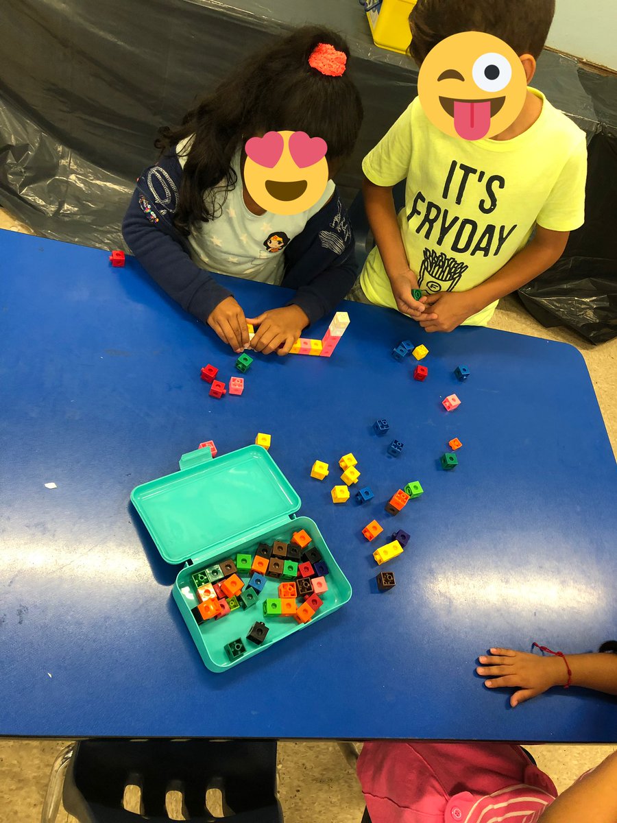 MsKallertEDU's tweet image. Ending the week using different materials to make our own house to keep out the big, bad, wolf! #weebuild #weelovebraincamp @teachnbeach1 @WeehawkenTSD @AnnaRudowsky