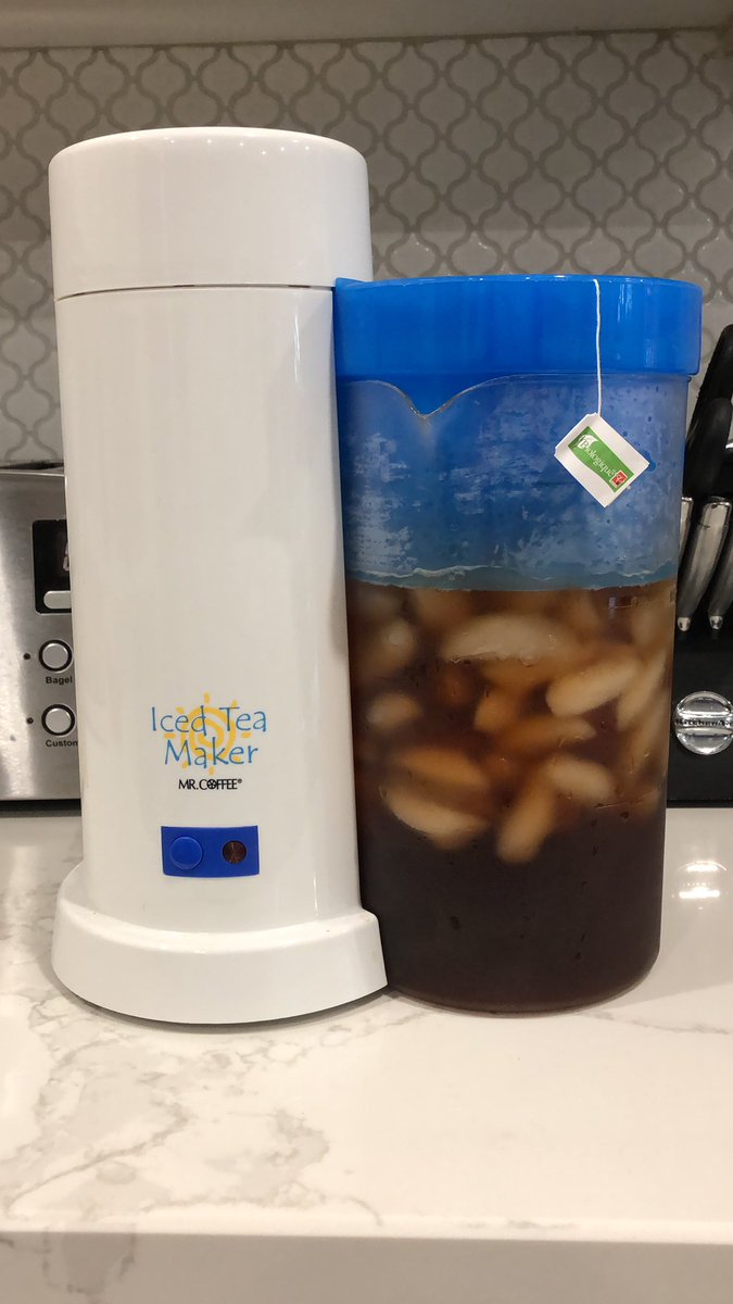 Susete_Bloom's tweet photo. Brewing a pot of mint sweet tea #SouthernCharm #MustangsSummer https://t.co/EOacOPzJSL