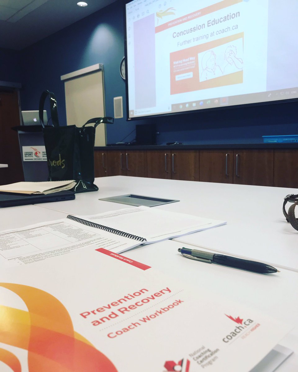 🧠 Brain Training 🧠 today by <a href="/CAC_ACE/">Coaching Association of Canada</a> as we dive into Injury Prevention &amp; Recovery. Best part: commiserating with other SYS coaches on dynamic warm up using #12PAK &amp; swapping apps that help us coach!

#synchronizedskating #sychroskating #synchro #skatingforlife #learningforlife