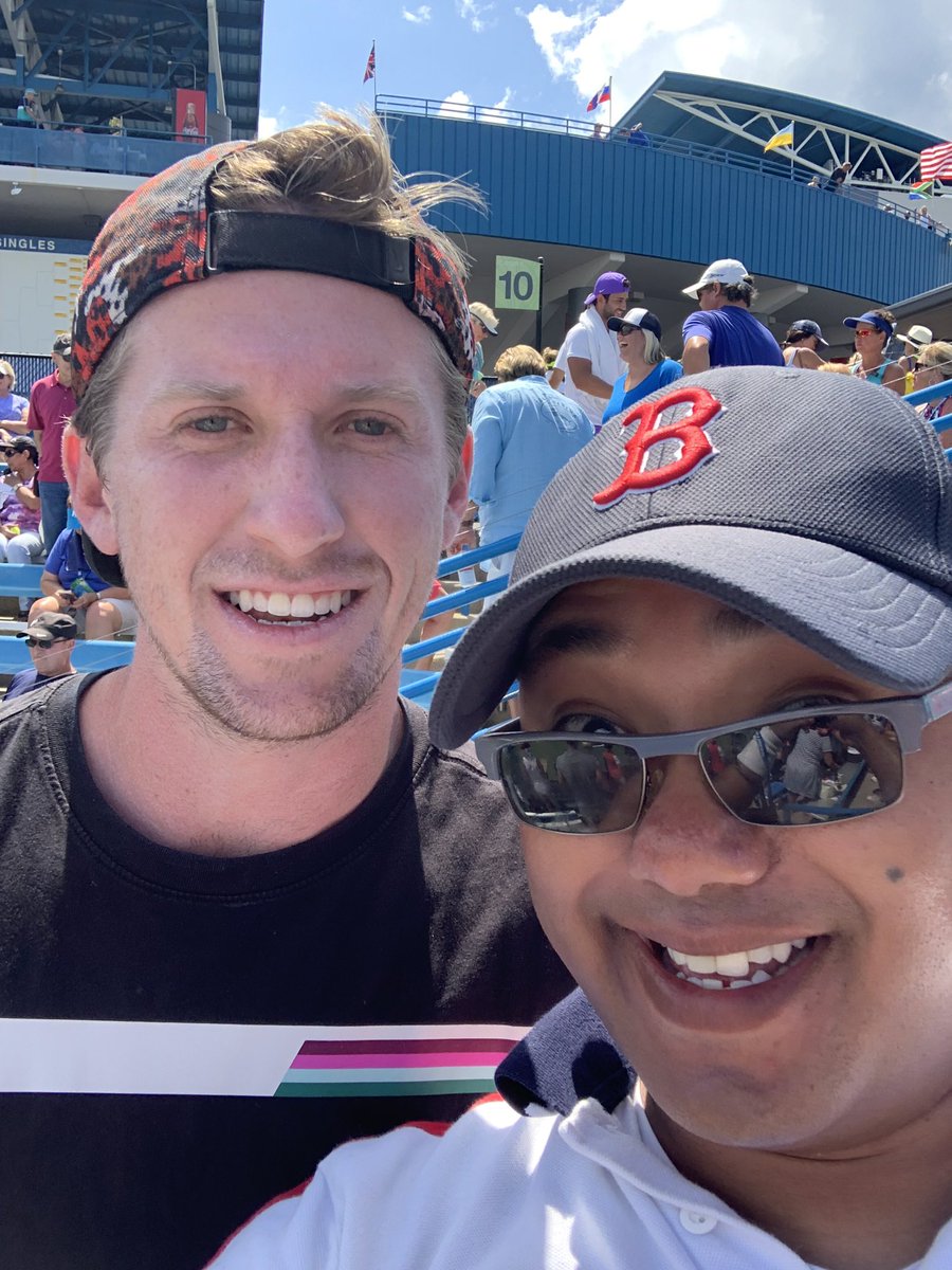 thaiguy84's tweet photo. I think we look good @Hill_Thomas! 😂😉👍🏽👍🏽#Sakkari #Sakkattack #CincyTennis https://t.co/WLDkBmV1vm