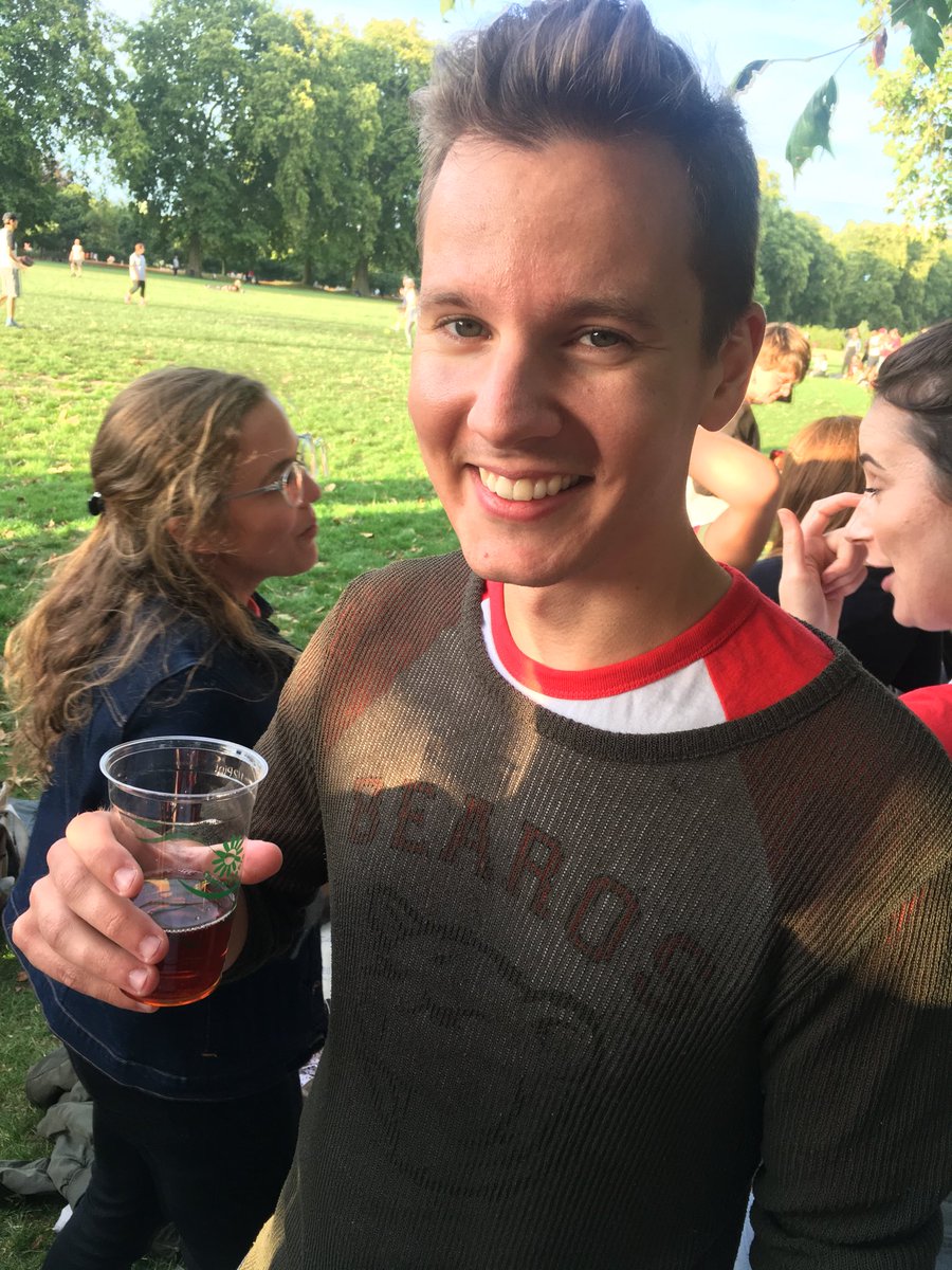 ⁦@AlexMClarke⁩ repping the 90s...even though he only saw 9 years of it... 😣 #lcsl #finalsnight #90schild