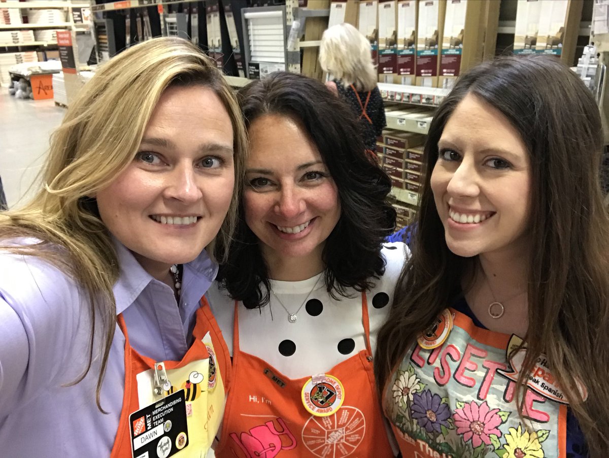 Dawn and Lisette helping out!  Thanks Ladies!!!  Teamwork!!!