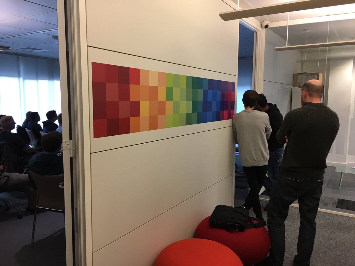 leicesterjs's tweet image. Standing room only here at Augusts meetup! #leicesterjs #meetup