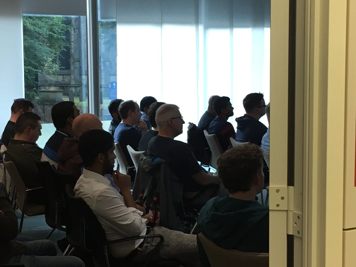 leicesterjs's tweet image. Standing room only here at Augusts meetup! #leicesterjs #meetup