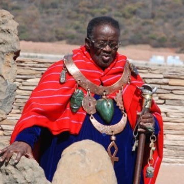 SipJeroh99's tweet photo. A walking library, abundance of knowledge and wisdom. An experienced philosopher, an afrikan scholar, an intellectual, a pan-afrikanist, and a scientist. iSanusi.

SCAMMED BY SETTLERS 😠

REJECTED BY HIS OWN PEOPLE 💔

DUMPED BY HIS GOVERNMENT 😭 https://t.co/hCN2uhwk8x