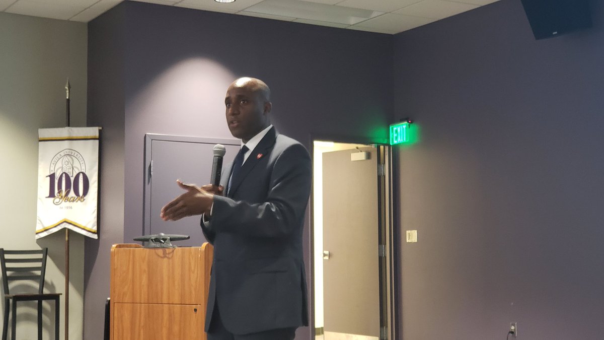 SouthKCChamber's tweet photo. .@QuintonLucasKC wants city council staff to participate in committees they are interested in. #futureofkc https://t.co/ABJkBZJYi4