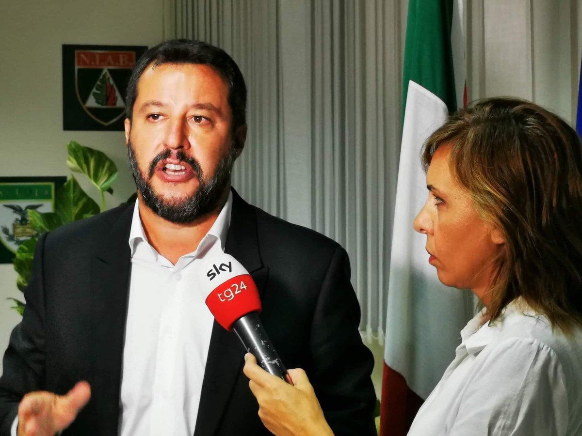 matteosalvinimi's tweet photo. #Salvini: o c’è un governo con i ministri dei “Sì” oppure si torni a votare. @SkyTG24 https://t.co/FqDyH0Nr7o