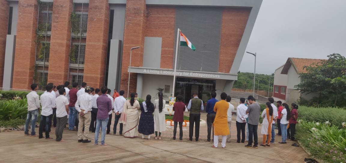 dcseLEAD's tweet photo. On behalf of #IndependenceDay Deshpande foundation Family gathered at @DeshpandeFdtn & @DFstartups to celebrated the day by hosting our national flag. It was delightful to remember our #braveleaders, #freedomfighters & our #soldiers.
#Aug_15 #lead #leadcampus #dflead #dfindia https://t.co/TCcL9BHVo3