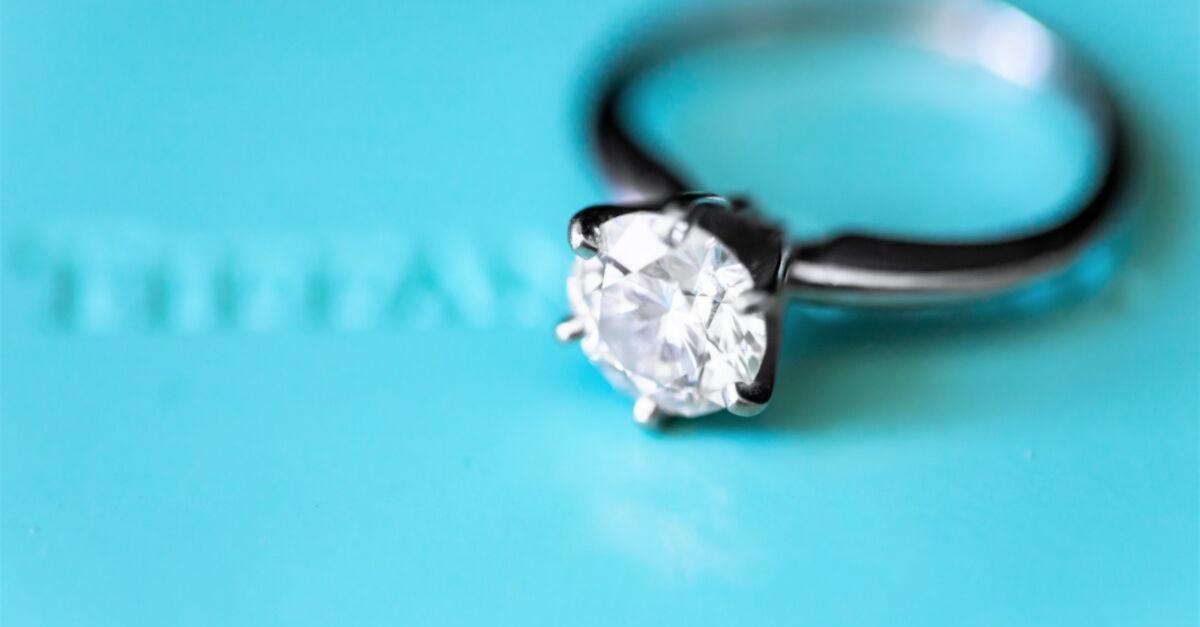 We Source Group On Twitter Funfactthursday Did You Know The 2 3 Months Salary A Guy Should Spend On An Engagement Ring Was A Marketing Campaign By Diamond Mining Company De Beers Marketing