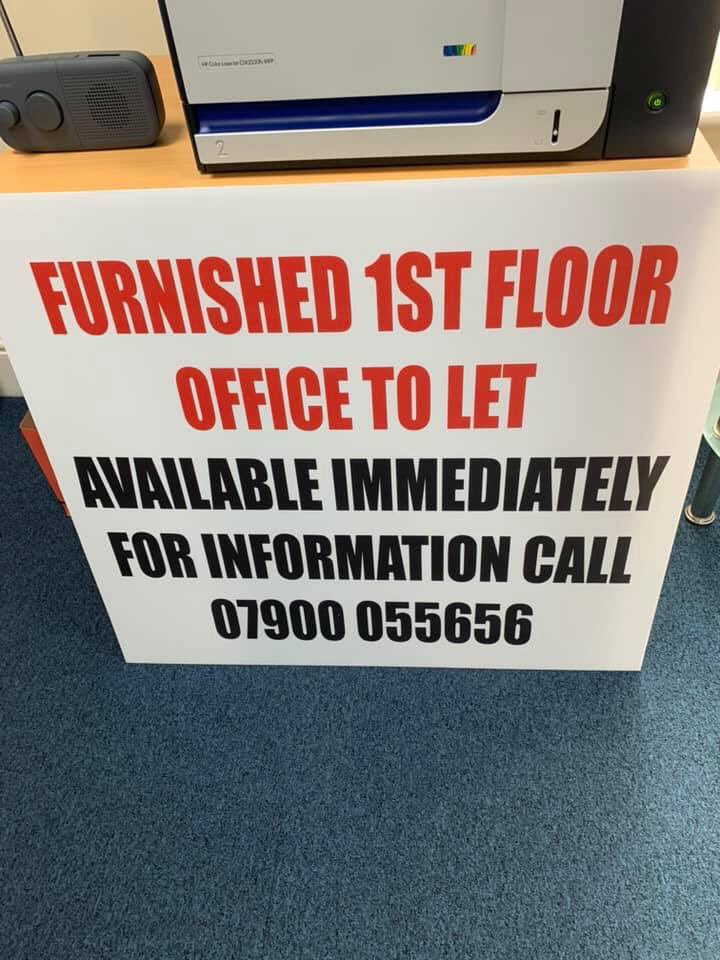 Modern air conditioned, fully furnished 1st floor office to let in Walkden (M28). £495 per calendar month, parking included. Shared toilets and kitchen. Please DM any enquires.