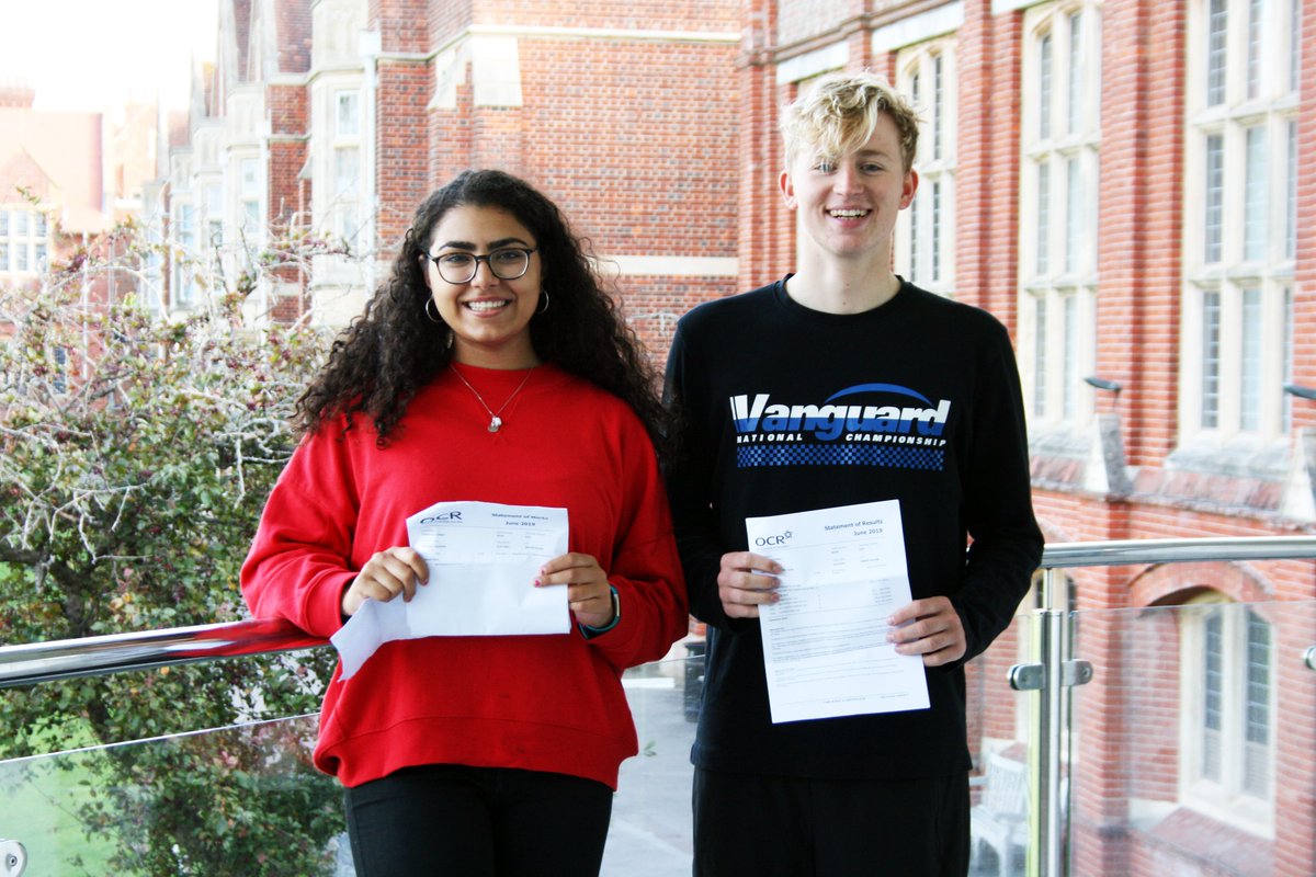 EBCollegeLife's tweet photo. Yet another set of healthy A-level results and some very happy Year 13 (Upper Sixth) pupils today as Eastbourne College continues its quest to combine academic success with character building. #alevelresults2019 

https://t.co/uHIhdh6wc5 https://t.co/Ggh9uajPUc