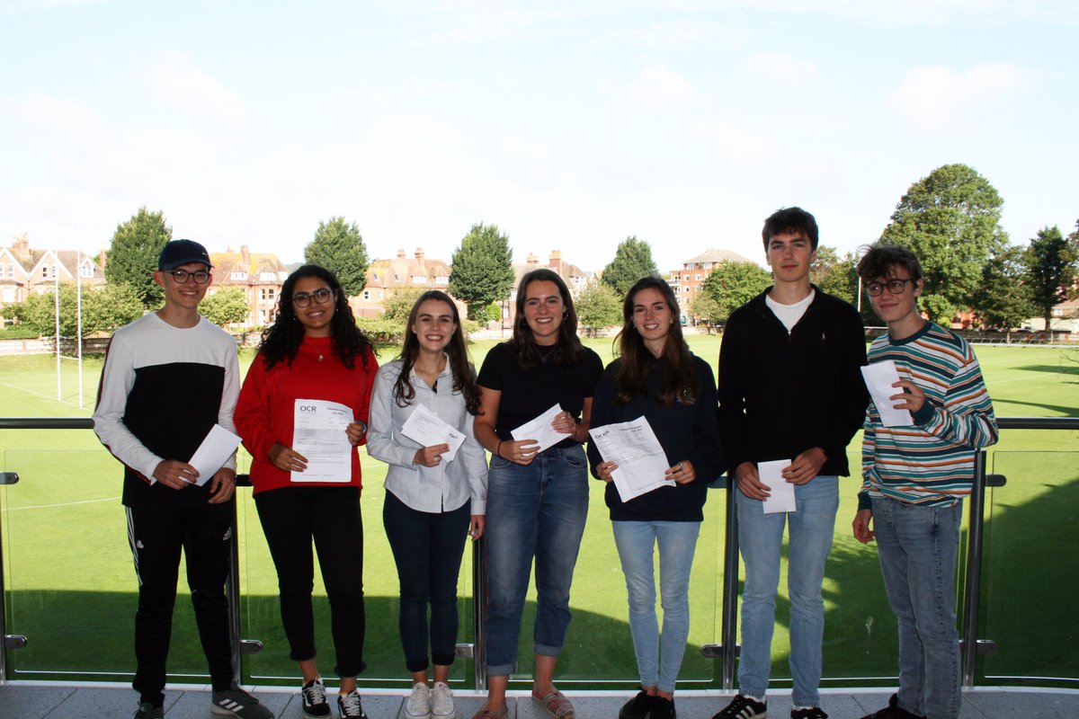 EBCollegeLife's tweet photo. Yet another set of healthy A-level results and some very happy Year 13 (Upper Sixth) pupils today as Eastbourne College continues its quest to combine academic success with character building. #alevelresults2019 

https://t.co/uHIhdh6wc5 https://t.co/Ggh9uajPUc